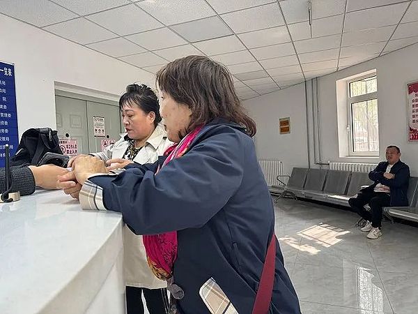 老胡的韭菜哲学：不卖就真的能躲过镰刀吗？